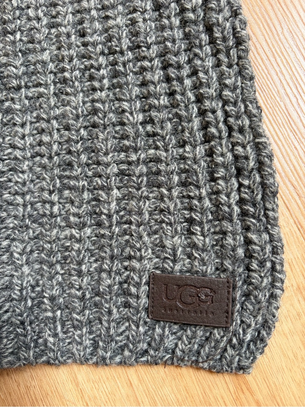 UGG Scarf Dark Gray Rib Knit Logo 100% Lambs Wool Unisex